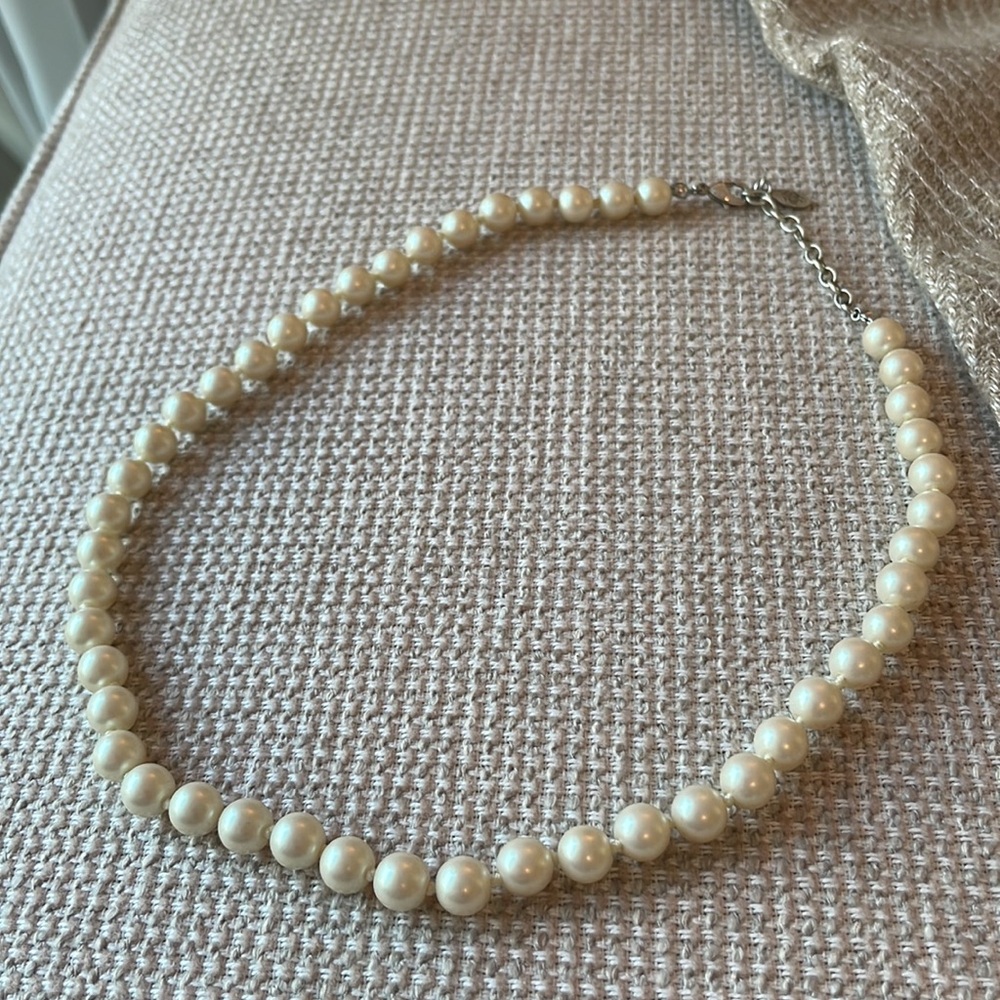 Brooks Brothers string of pearls necklace - Picture 6 of 14